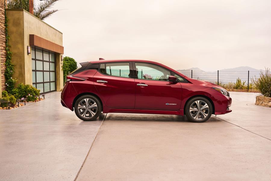  Nissan Leaf 2018 года  (NA) (фото 3 из 104)